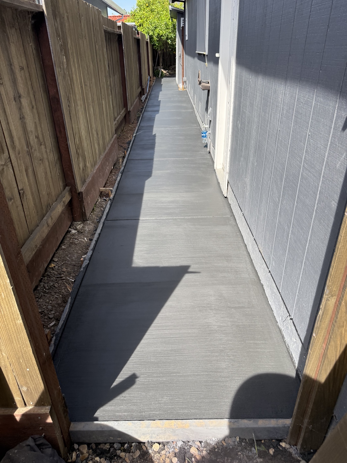 Finished broom finish concrete walkway